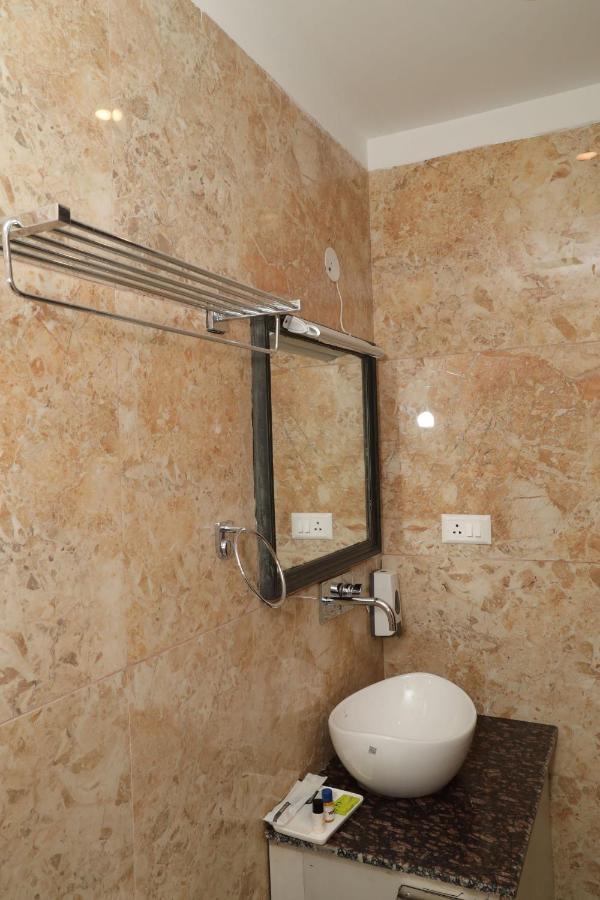 Hotel Cordelia Inn By Devpaga Hotels Pvt Ltd Risikés Kültér fotó